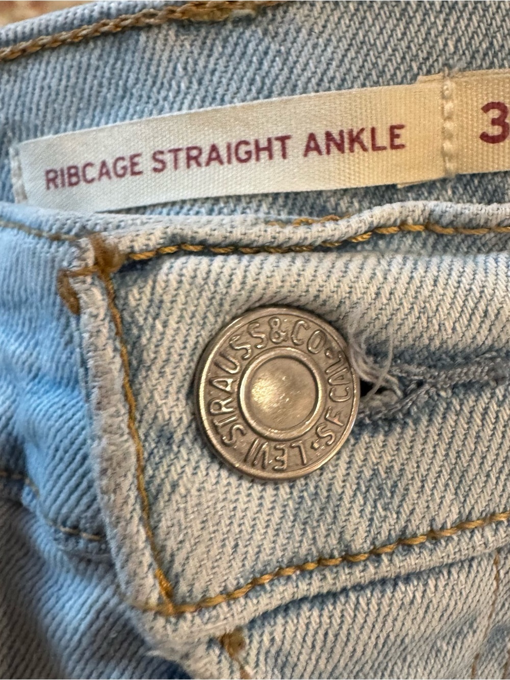 Levi's Light Blue Relaxed Ribcage Straight Ankle 32x27 - Picture 8 of 9